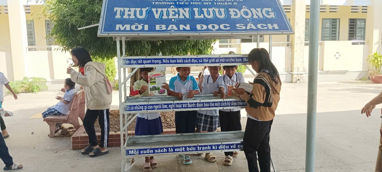 LAN TỎA VĂN HÓA ĐỌC SÁCH, TRƯỜNG TIỂU HỌC MỸ THUẬN B